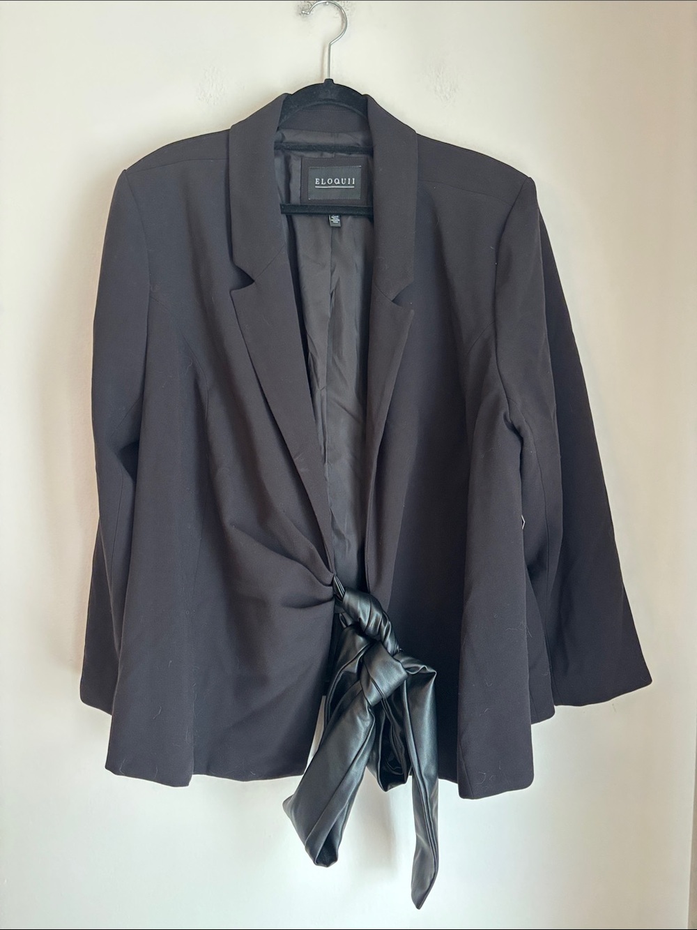 Eloquii Women’s Black Tie-Front faux leather Blazer suit jacket size 18 classic